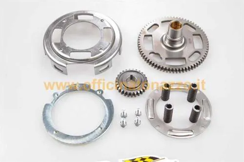 Primaria Pinasco Z27/69 a denti dritti per Vespa Smallframe, rapporto 2,55, campana ricavata dal pieno e parastrappi revisionabile.