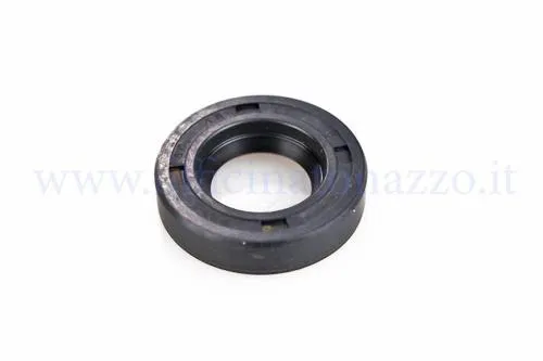 Paraolio 18 x 35 x 8 mm per albero motore Vespa 125 faro basso V1-V15 e V30-V33. Verificare sede, profilo e lato di montaggio.