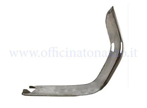 Lamierato GRABOR SCH05 completo di scudo e pedana per Vespa PX con frecce, circa 1290 x 460 mm, non verniciato e con rinforzi inferiori.