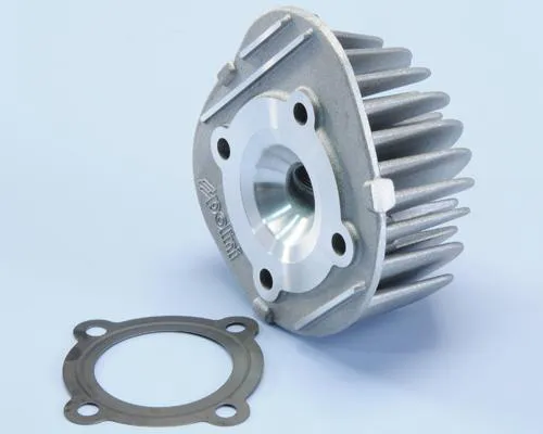 Testa Polini 211.0012 Ø47-50 per specifici kit Vespa 50, Special, PK, XL e Ape 50. Candela a filetto lungo; GTIN 8054705064791.