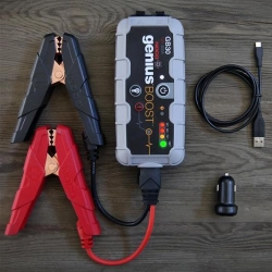 Arrancador portátil de emergencia con batería mod. Noco Genius Boost GB30 para Vespa, coches, motos: 12 V - 400 A (con luces LED y USB/micro USB)