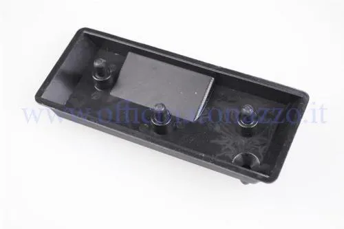 Vaschetta Olympia raccogli olio per il filtro aria del carburatore 19/19 su Vespa 125 Primavera ed ET3 compatibili.