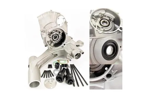 Carter Pinasco Master 2.0 26482041 a valvola rotante per Vespa PE/PX 200: alluminio pressofuso, aspirazione ampliata e predisposizione elestart.
