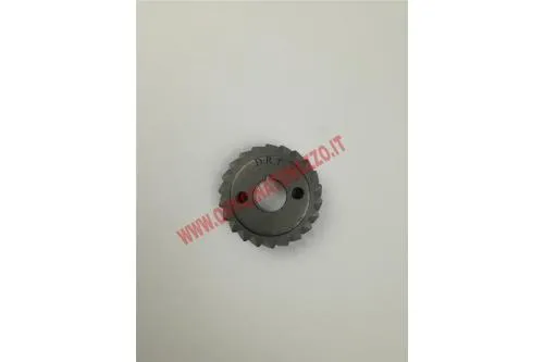 Piñón DRT Z 22 engrana en primaria Z 61 (relación 2,77) helicoidal para Vespa 50 - Primavera - ET3