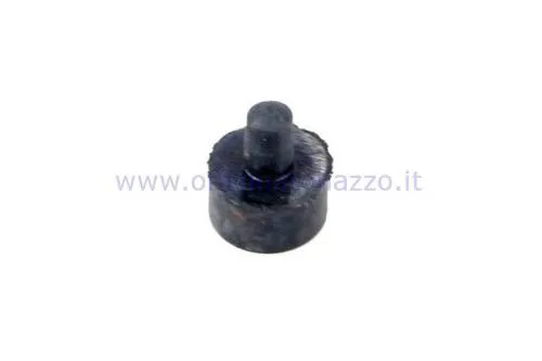 Tampone Nisa 1425 in gomma nera, altezza 14 mm, per l'appoggio della sella Vespa. Confrontare profilo e variante.