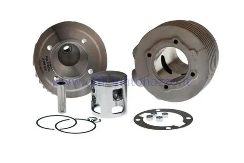 Kit Pinasco Magny Cours S2 177 cc in alluminio con riporto Nikasil, alesaggio 63 mm e testa a candela laterale per Vespa Largeframe a due travasi.