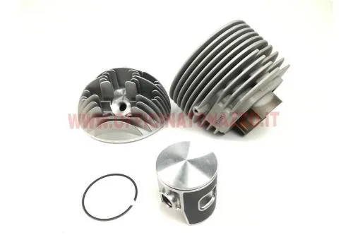 Pinasco Zuera ST 135 cc in alluminio NiCaSil, alesaggio 57,5 mm, corsa 51 mm e testa a otto prigionieri per Vespa ET3 e Primavera.
