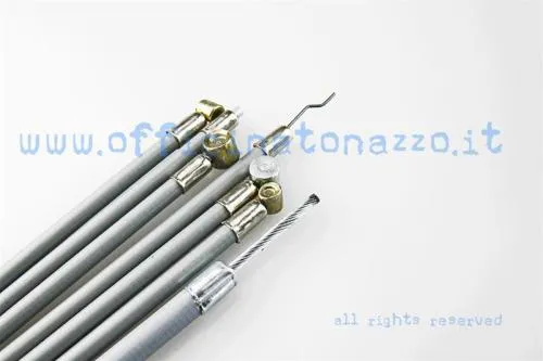 Kit cavi comando con guaine grigie per Vespa PK 50 e 125 S, XL e Rush. Verificare lunghezze, terminali e registri prima del montaggio.