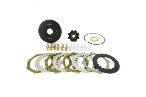 Frizione Pinasco Racing Bull Clutch a 12 molle per Vespa PX 125-200: campana in acciaio, doppia taratura, bronzina e rasamento inclusi.