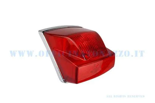 Fanale posteriore completo per Vespa PX Millennium, con guarnizione, trasparente rosso e cornice cromata. Riferimento Piaggio 583081.