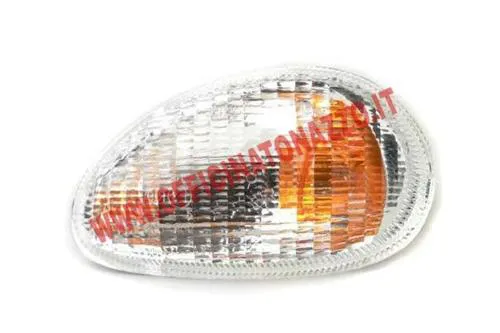 Indicatore anteriore sinistro Piaggio 581633 con lente bianca, portalampada Ba15s e omologazione E per Vespa ET2 ed ET4 50-150 compatibili.