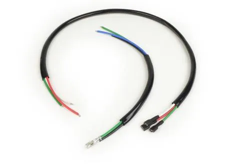 Cablaggio statore Vespa a 6 cavi con terminali predisposti. Per PK e Smallframe compatibili; richiede saldatura e confronto con lo schema elettrico.