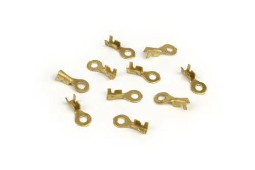Confezione da 10 capicorda ad occhiello 3,5 mm per cavi da 0,5 a 1,0 mm². Per collegamenti elettrici a vite con misura compatibile.