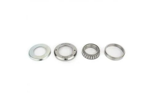 Kit Pinasco 26413050 per serie sterzo inferiore Vespa, con supporto CNC in acciaio al carbonio e cuscinetto a rulli conici.