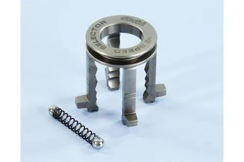 Crocera cambio Polini 230.0405 a quattro bracci, angolare e alta 51 mm, per Vespa 50 Special, 125 Primavera ed ET3 a quattro marce fino al 1978.