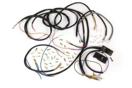 Kit cablaggio BGM PRO 9077011SVT per Vespa 50 Special: conversione 12 V AC a Vespatronic, con interruttore luci e derivazione dedicata.