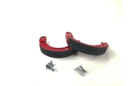 Ganasce posteriori NEWFREN Pro Race GF0087PRO rosse, 127×23 mm, per Vespa d'epoca con ruote da 8 pollici compatibili.