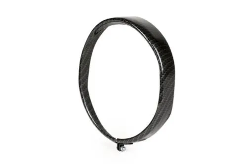 Cornice faro anteriore CIF 7341-CARB in acciaio inox Carbon Look per Vespa Primavera 125, ET3 125 e Super 125/150 compatibili. Per faro Ø115 mm; equivalente aftermarket ai riferimenti Piaggio 1R000188 e 151742.