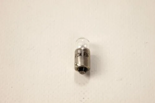 Lampadina CIF 1409-A da 6 V e 3 W con attacco BA9s per contachilometri Vespa compatibili. Verificare impianto e portalampada.