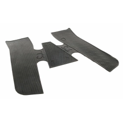 Tappetino in gomma nera CIF 7425 per Vespa 125 T5 VNX5T. Ricambio sagomato per proteggere la pedana; verificare forma e punti di appoggio.