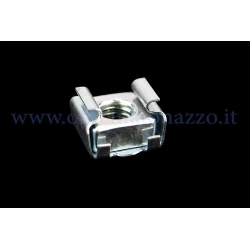 Dado a piastra filettato M5 per fissaggi su lamiera di Vespa 50, Primavera, ET3, PK, PX e T5. Forma da confrontare prima del montaggio.