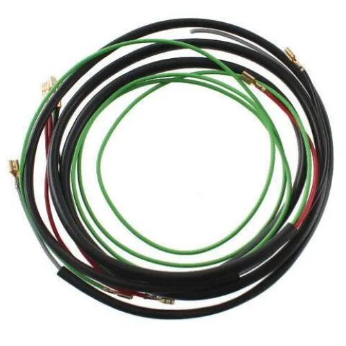 Cablaggio elettrico per Piaggio Ciao con guaina esterna nera. Prima del montaggio confrontare fili, terminali e schema con l'impianto esistente.