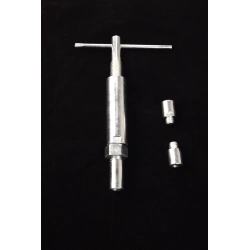 Attrezzo per tirare progressivamente l'albero motore nel semicarter lato frizione di Vespa Largeframe P e PX compatibili. Verificare filetto e carter.