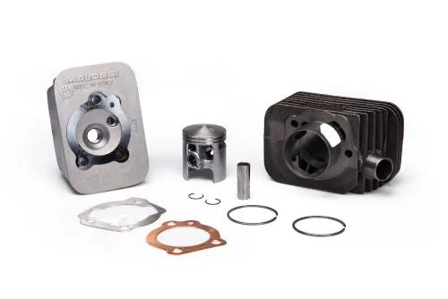 Gruppo termico Malossi CVF 3118733 in ghisa per ciclomotori Piaggio Ciao, Si e Bravo compatibili: alesaggio 43 mm, corsa 43 mm, 62,41 cc e spinotto pistone Ø12 mm.