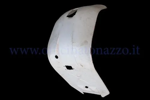 Scudo completo di pedana Grabor SCH02 per Vespa 50 Special: lamiera da 1 mm e bombatura per il copristerzo in plastica. Rinforzi esclusi.
