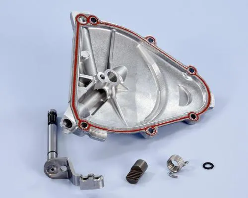 Coperchio frizione Polini per Vespa PK 50 e 125: attuatore a cremagliera, corpo nervato in alluminio, leva con molla inox e guarnizione inclusa.
