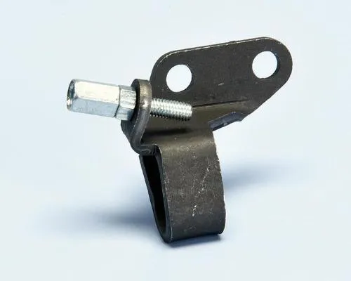 Supporto cavi Polini 214.0139 per Vespa 50, 90, Primavera ed ET3 compatibili. Guida il cambio e allinea il registro frizione.
