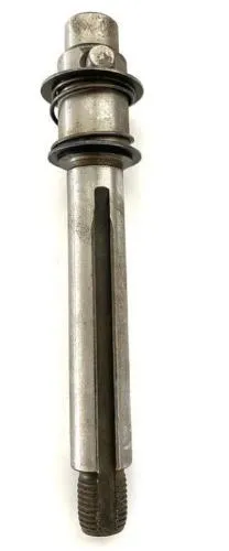 Albero ruota posteriore Olympia 100086 per Piaggio Ciao e Boxer 50 2T. Con sede chiavetta, equivalente aftermarket al riferimento Piaggio 131501.