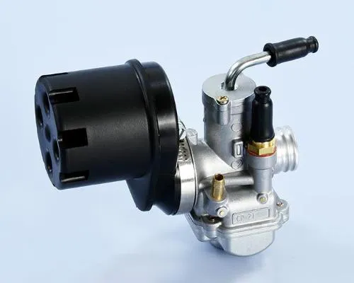 Carburatore Polini CP 21 201.2106 con filtro aria per carter lamellare Polini: getto massimo 104, minimo 36 e attacco elastico Ø25 mm.