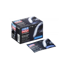 Helmet visor cleaning cloth