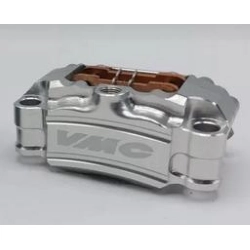 Pinza freno radiale VMC 004245-C07 nera con quattro pistoncini, destinata a impianti frenanti VMC compatibili per Vespa.