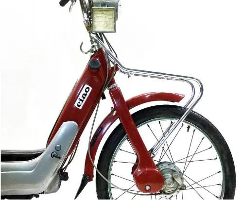 Portapacchi anteriore cromato MOTO NOSTRA 4302085 per Piaggio Ciao Mix, Erre 2, P, PV e Arcobaleno con forcella predisposta; no forcella rigida.